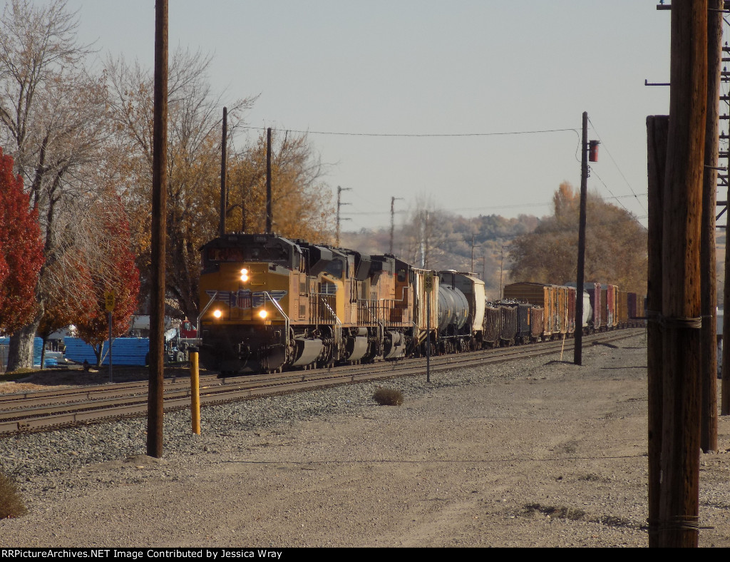 WB manifest getting a crew change on main 1 in GF